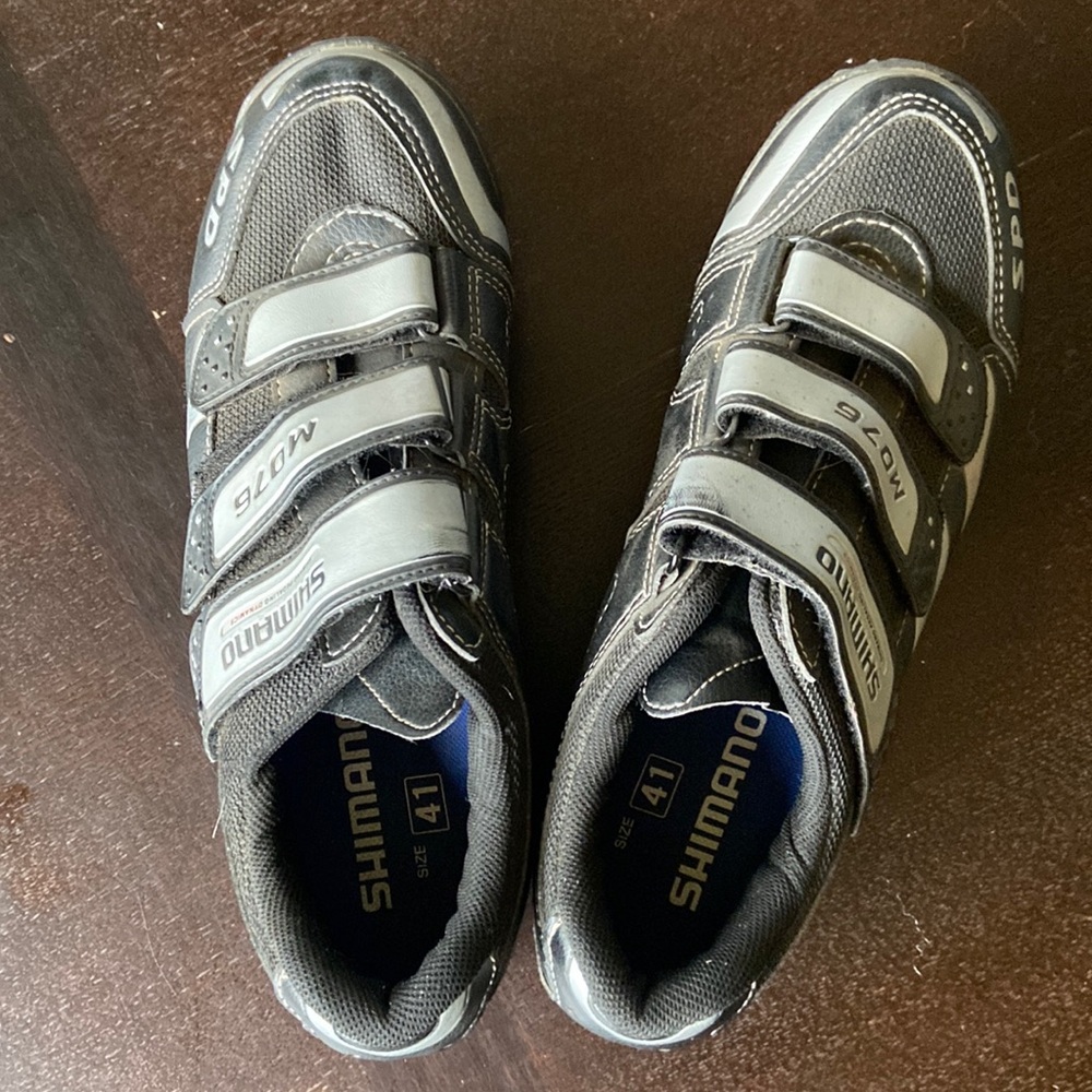 Shimano biking shoe!  Size 41